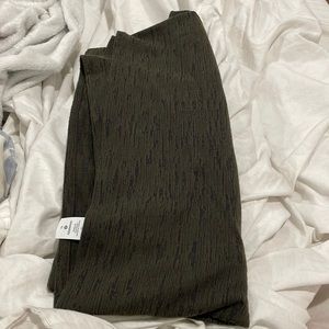 NWOT Lululemon Vinyasa scarf, rare army green and black pattern